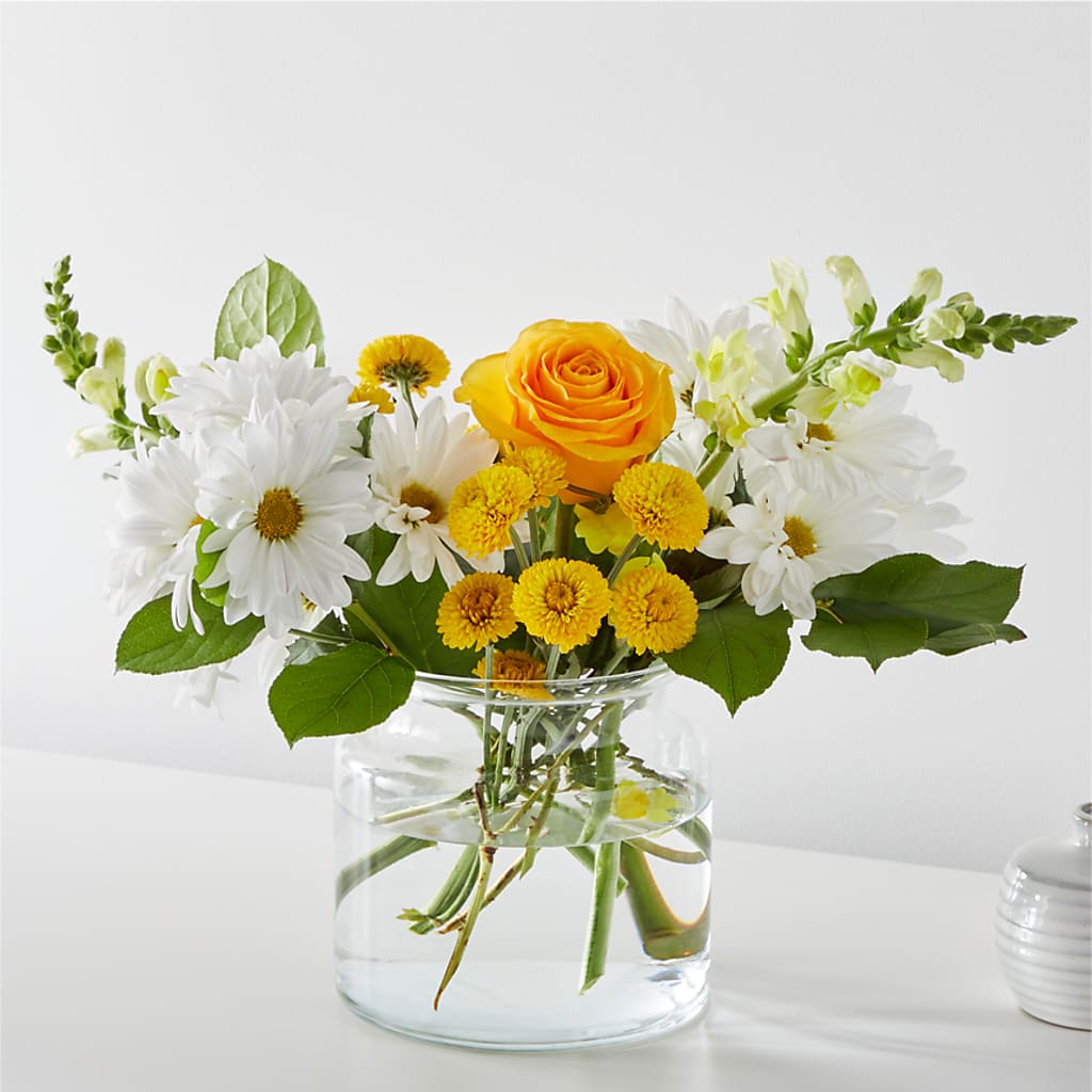 Sun Salutation Bouquet – JANIE'S COUNTRY GALLERY FLORIST, Bristol VA