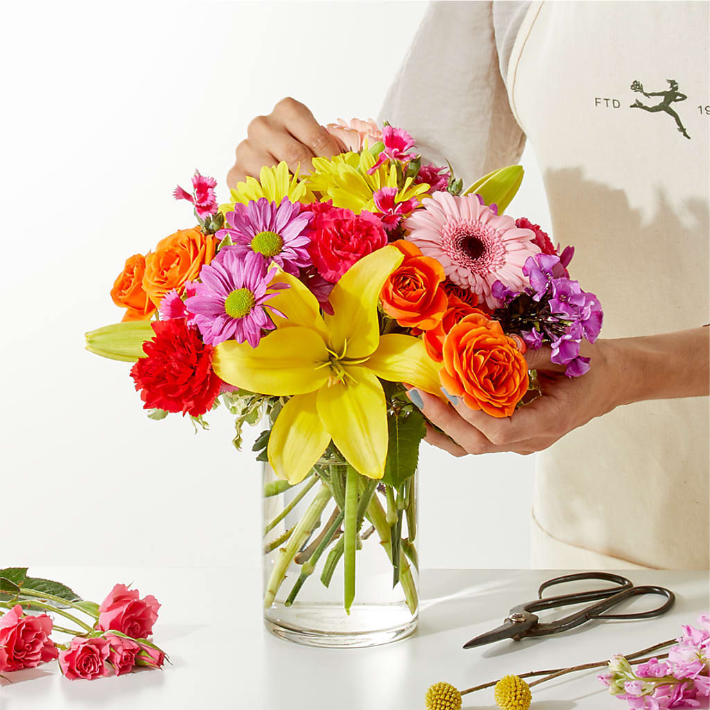 Cue the Confetti - A Florist Original – JANIE'S COUNTRY GALLERY FLORIST, Bristol VA