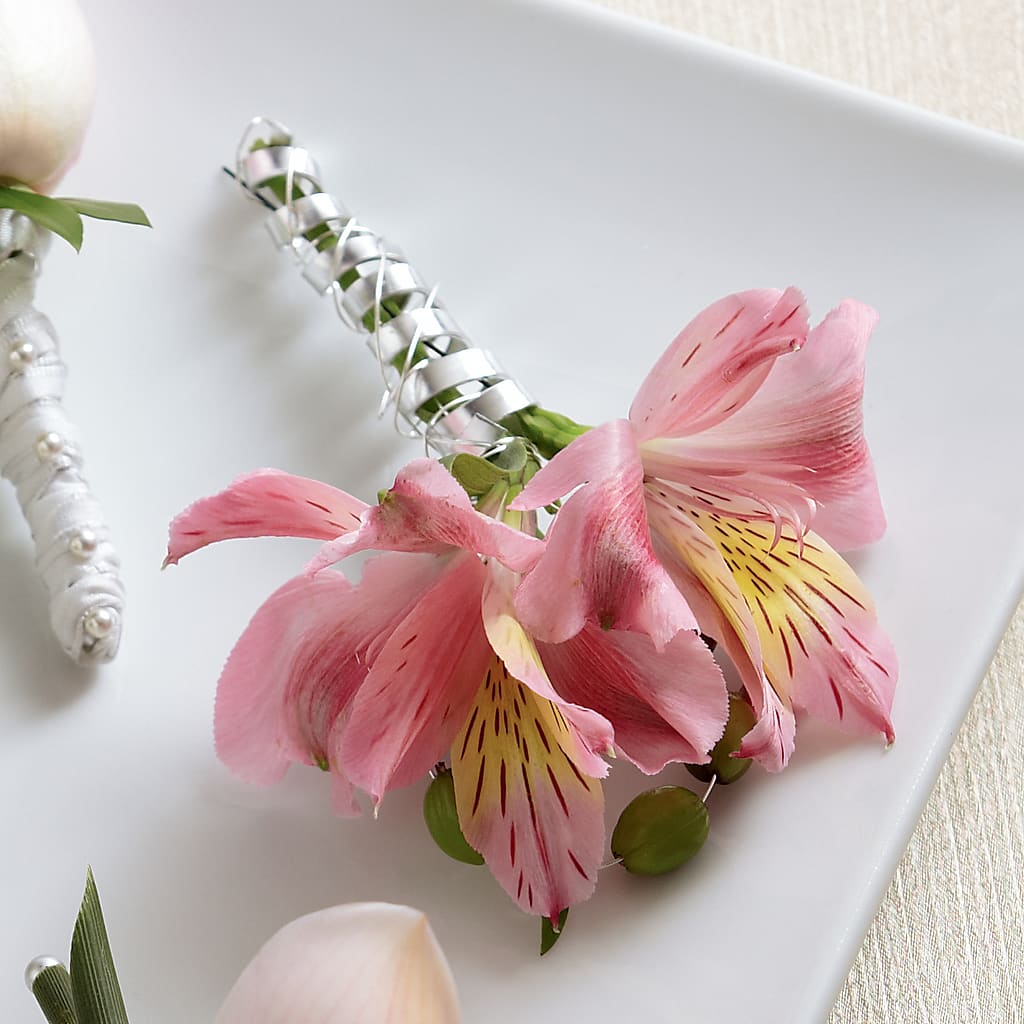 Pink Peruvian Lily Boutonniere – JANIE'S COUNTRY GALLERY FLORIST, Bristol VA