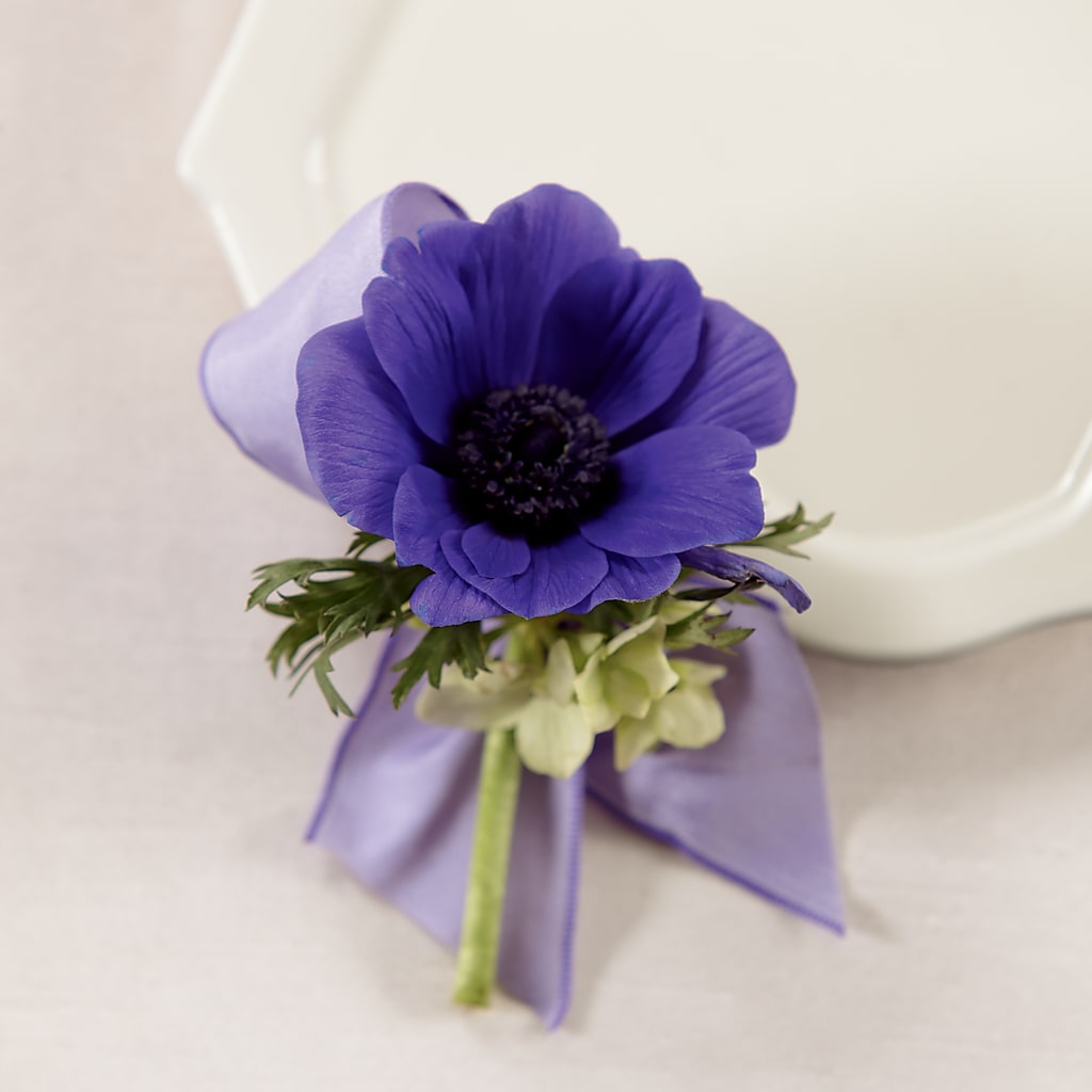 Purple Passion Boutonniere – JANIE'S COUNTRY GALLERY FLORIST, Bristol VA
