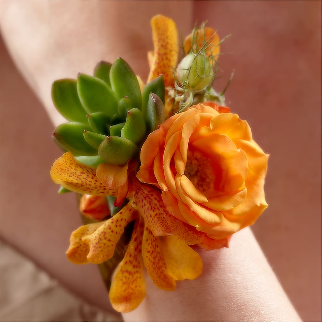 Irresistible Love Wrist Corsage – JANIE'S COUNTRY GALLERY FLORIST, Bristol VA