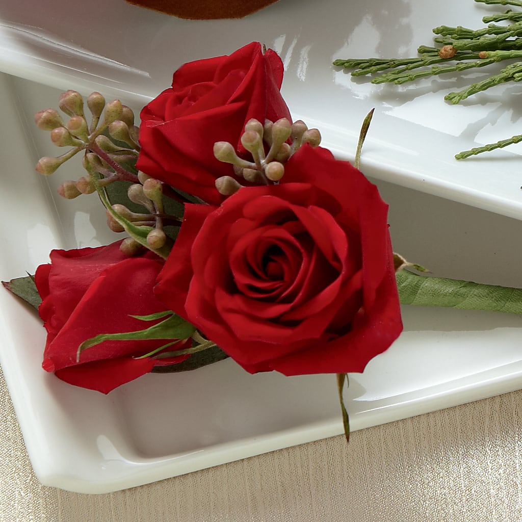 Red Spray Rose Boutonniere – JANIE'S COUNTRY GALLERY FLORIST, Bristol VA