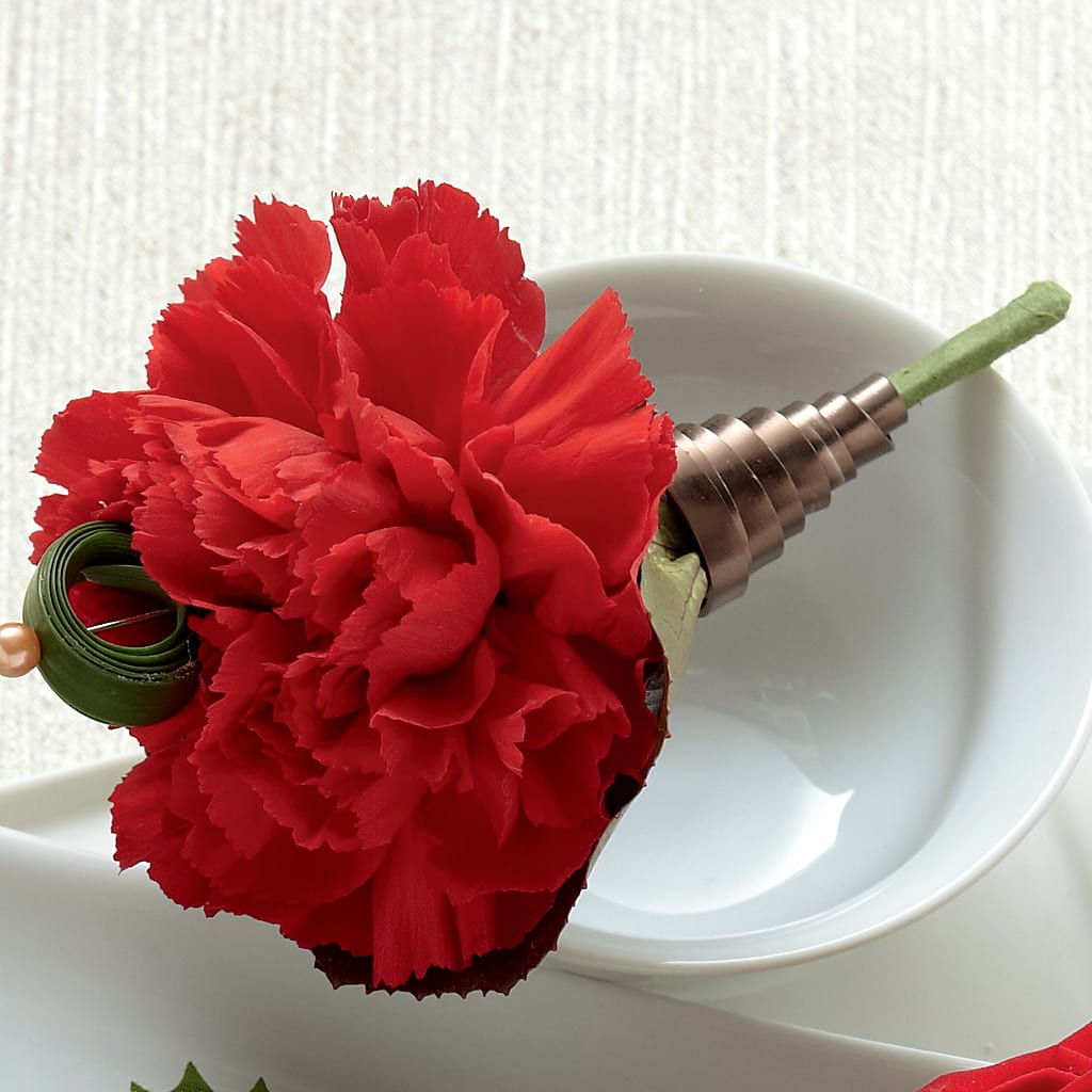 Red Carnation Boutonniere – JANIE'S COUNTRY GALLERY FLORIST, Bristol VA