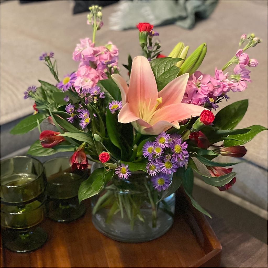 Romantique Bouquet – JANIE'S COUNTRY GALLERY FLORIST, Bristol VA