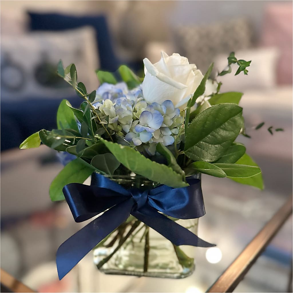 Sky Blue Delight Bouquet – JANIE'S COUNTRY GALLERY FLORIST, Bristol VA