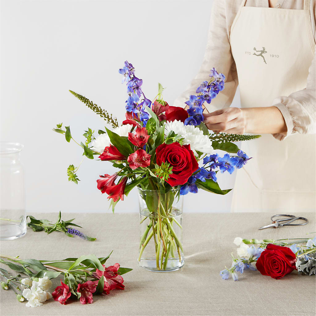 Star Spangled - A Florist Original – JANIE'S COUNTRY GALLERY FLORIST, Bristol VA