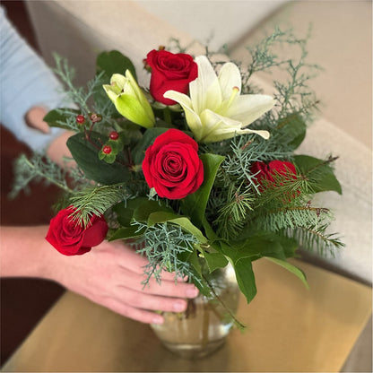 Glittering Lights Bouquet – JANIE'S COUNTRY GALLERY FLORIST, Bristol VA