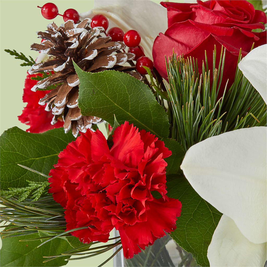Glistening Icicles Bouquet – JANIE'S COUNTRY GALLERY FLORIST, Bristol VA