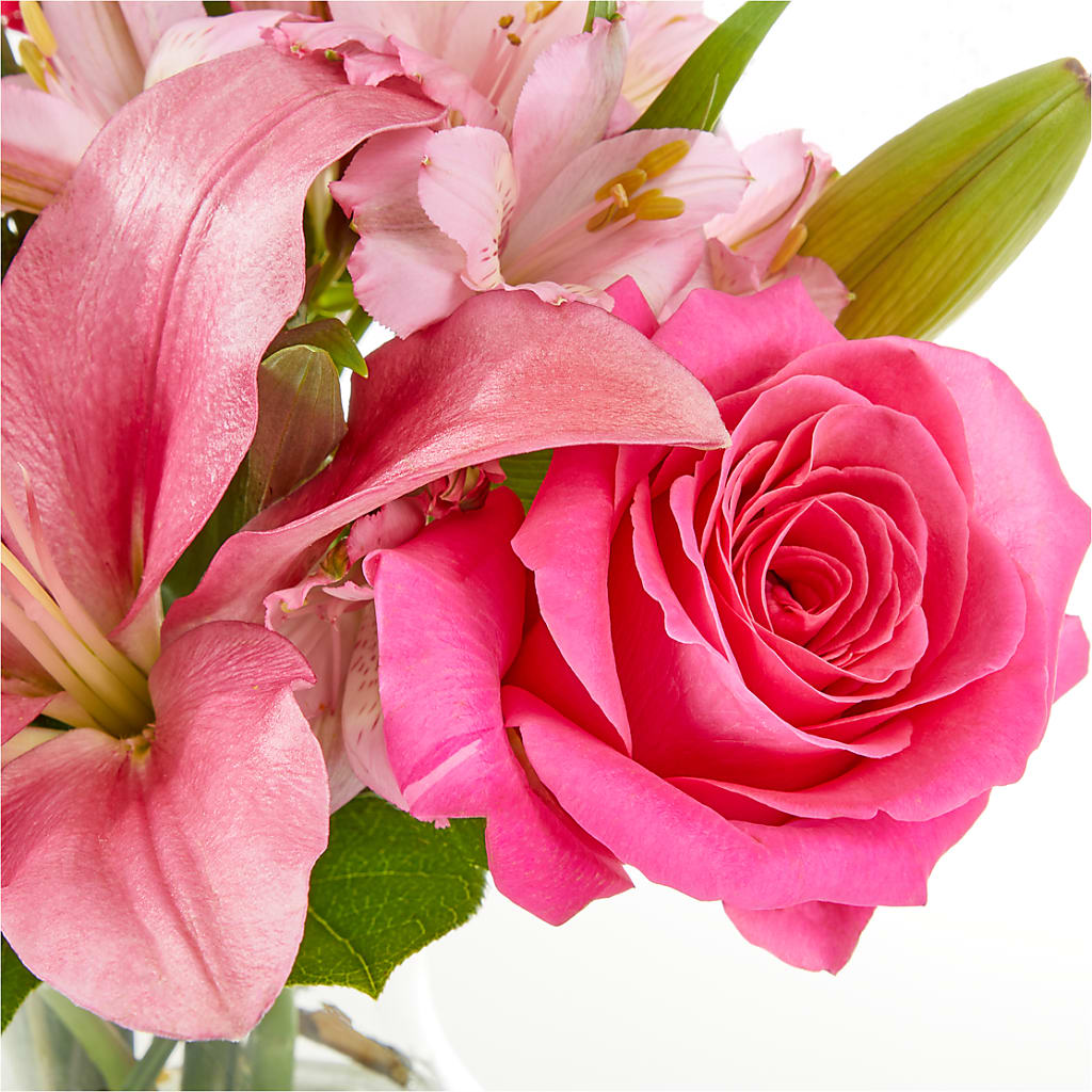 Lots of Love Bouquet – JANIE'S COUNTRY GALLERY FLORIST, Bristol VA